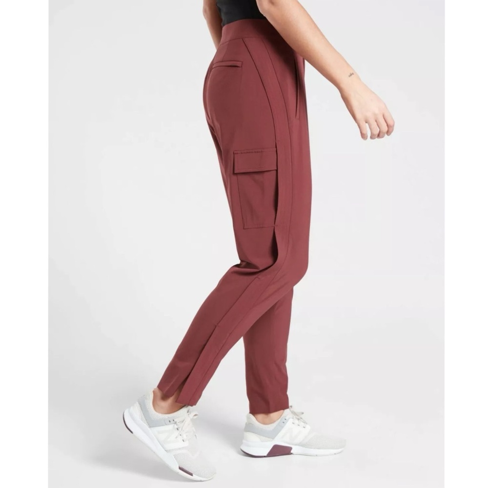 ATHLETA Uptown Ankle Pant Women’s Size 6 Burgundy Commuter Zip Cargo
